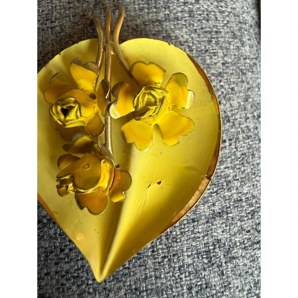 Vintage 1940s Gold Tone Enamel Floral Leaf Brooch‎ Mid Century